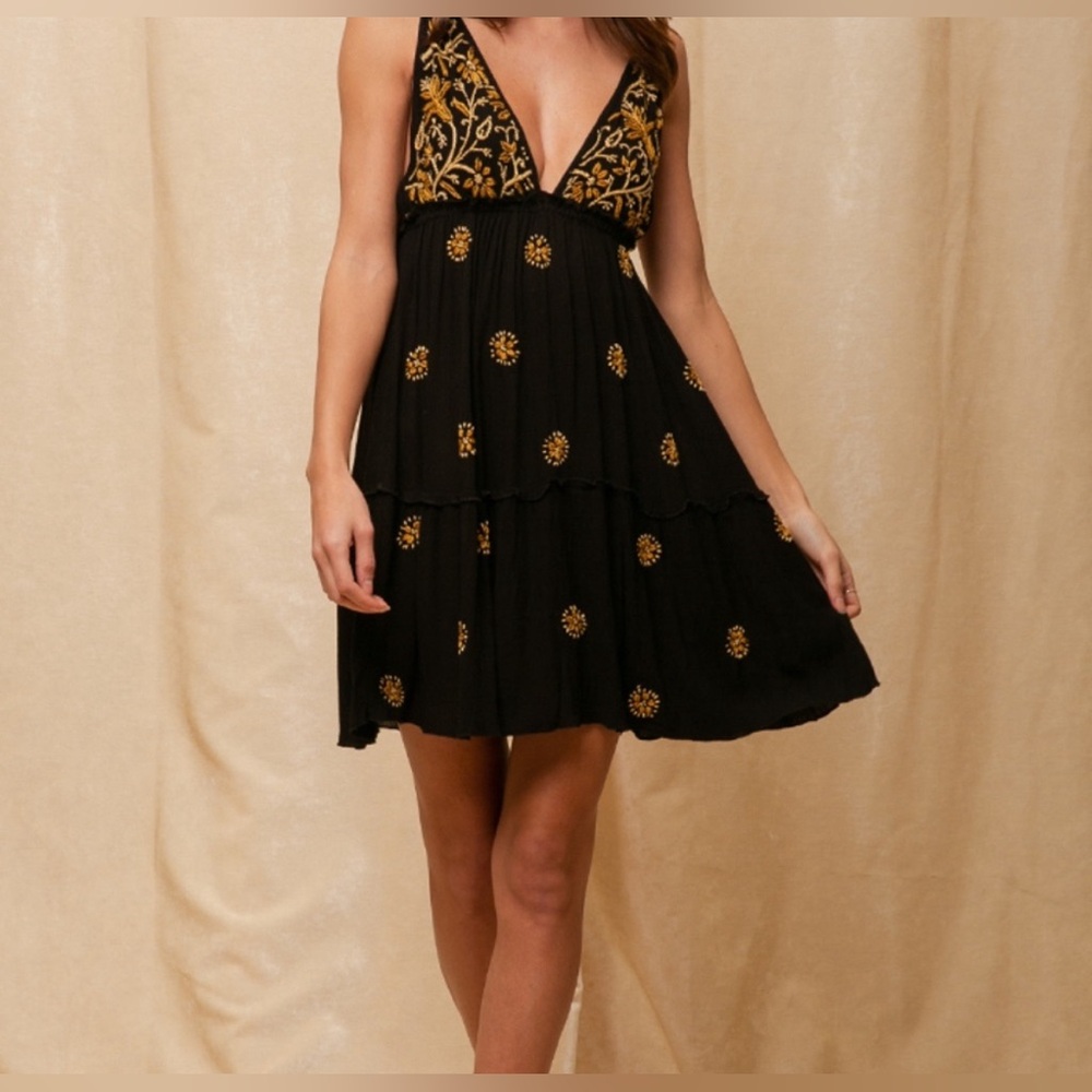 RAGA Embroidered Mini Dress - L